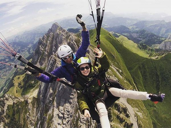 PARAGLIDING GSTAAD SWITZERLAND